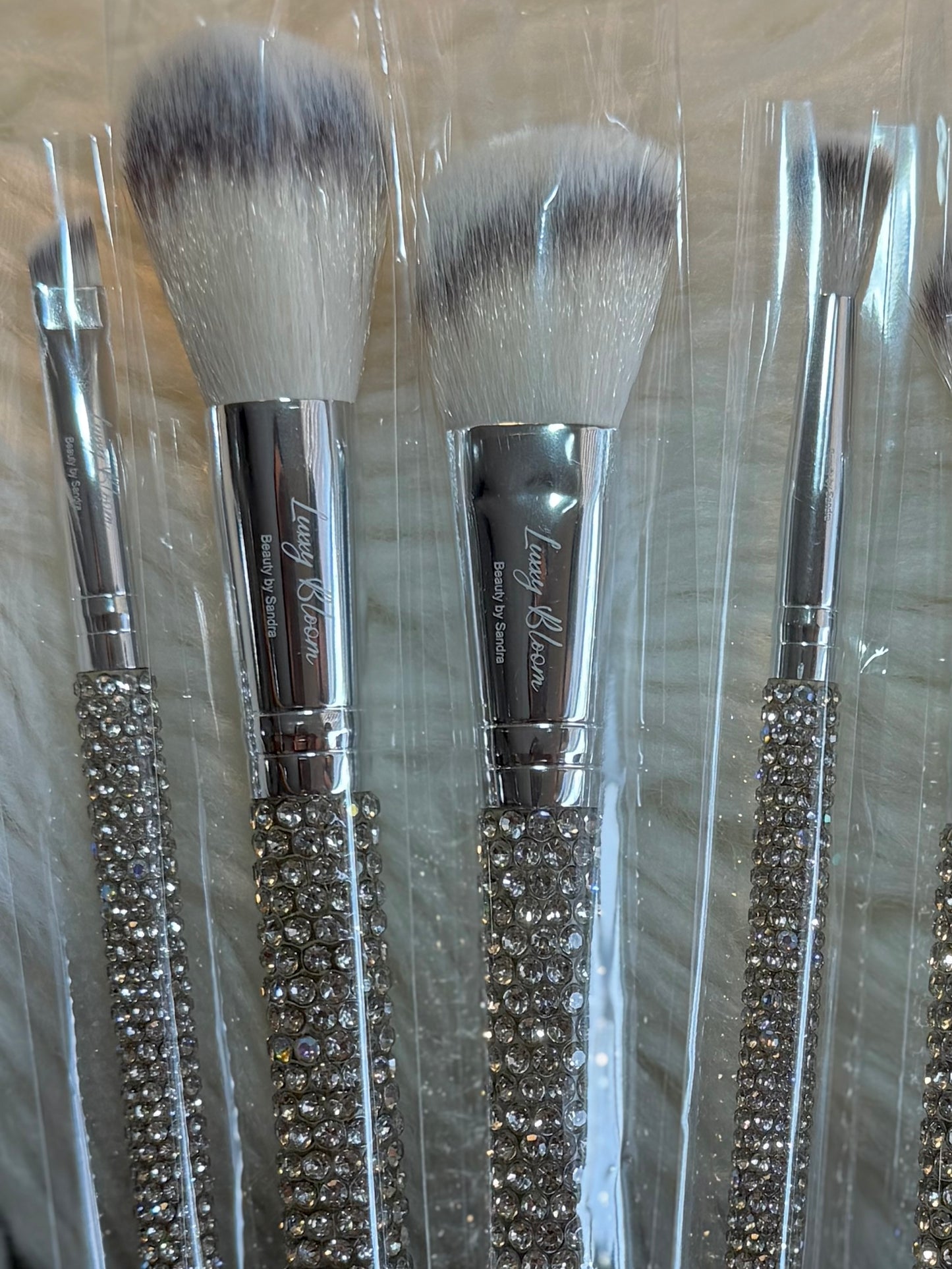 Luxury Makeup Brushes - High Quality with Diamond Handle - Elegant Design for Versatile Makeup Application