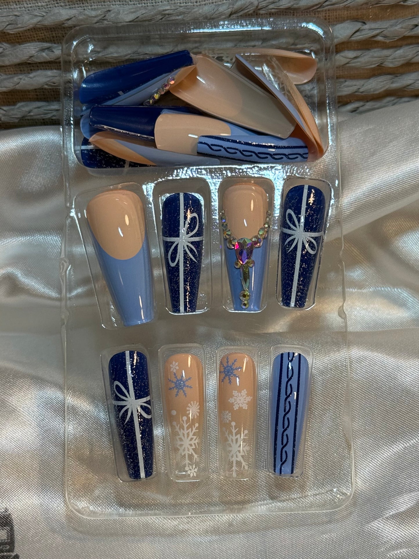 Press on nails for winter