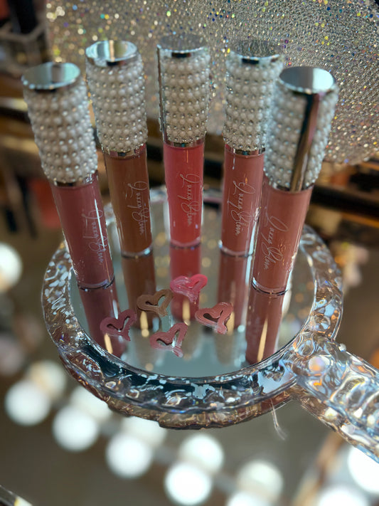Pigmented Matt Lipsticks